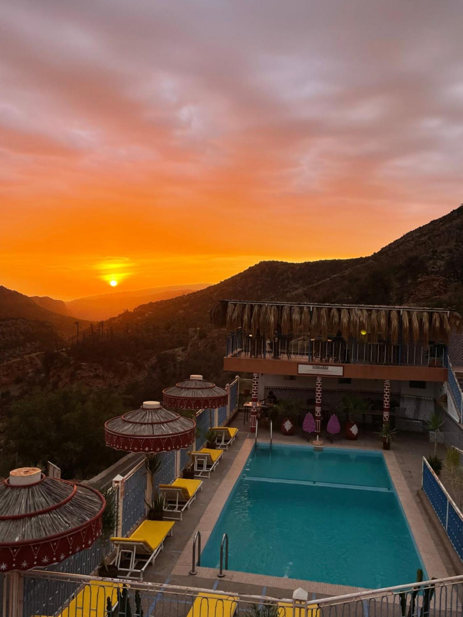 Auberge Les Montagnes Du Paradis Tagherat Anekrim المظهر الخارجي الصورة