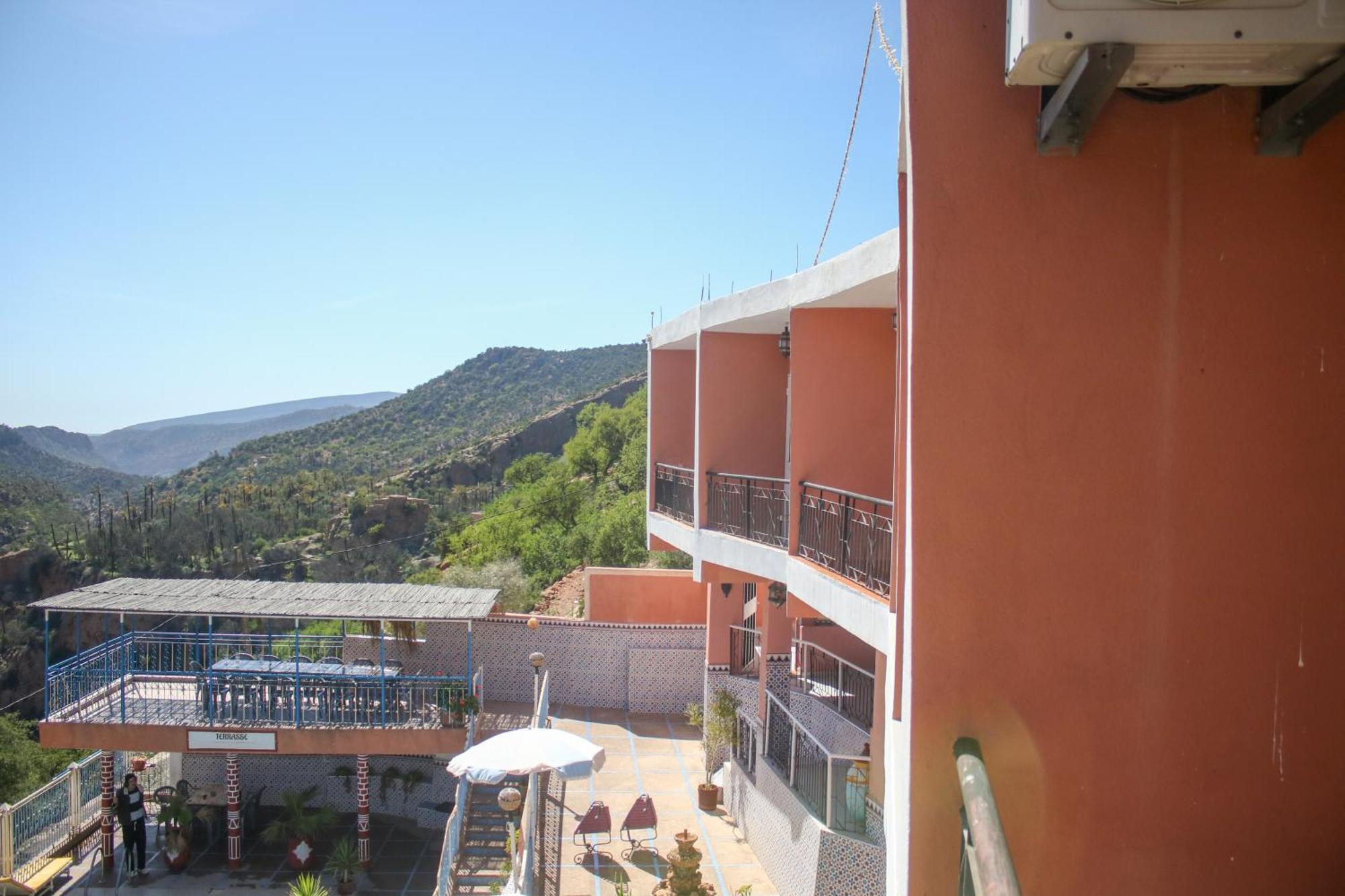 Auberge Les Montagnes Du Paradis Tagherat Anekrim المظهر الخارجي الصورة